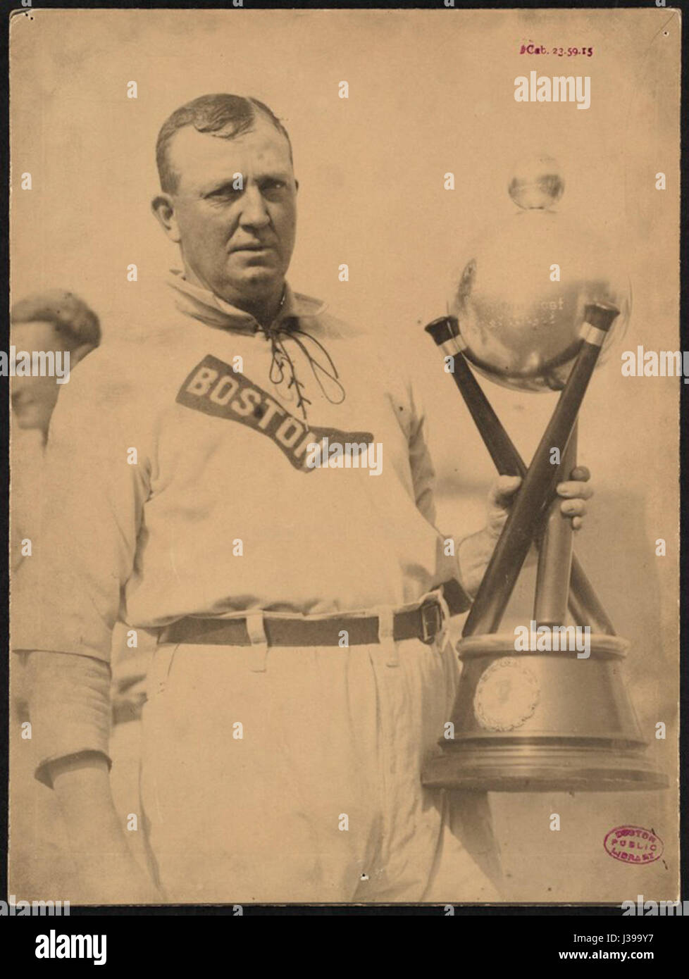 CY Young è stato un lanciatore di baseball americano ampiamente considerato come uno dei più grandi giocatori nella storia della Major League Baseball. Questa immagine probabilmente lo cattura durante la sua carriera all'inizio del XX secolo. Foto Stock