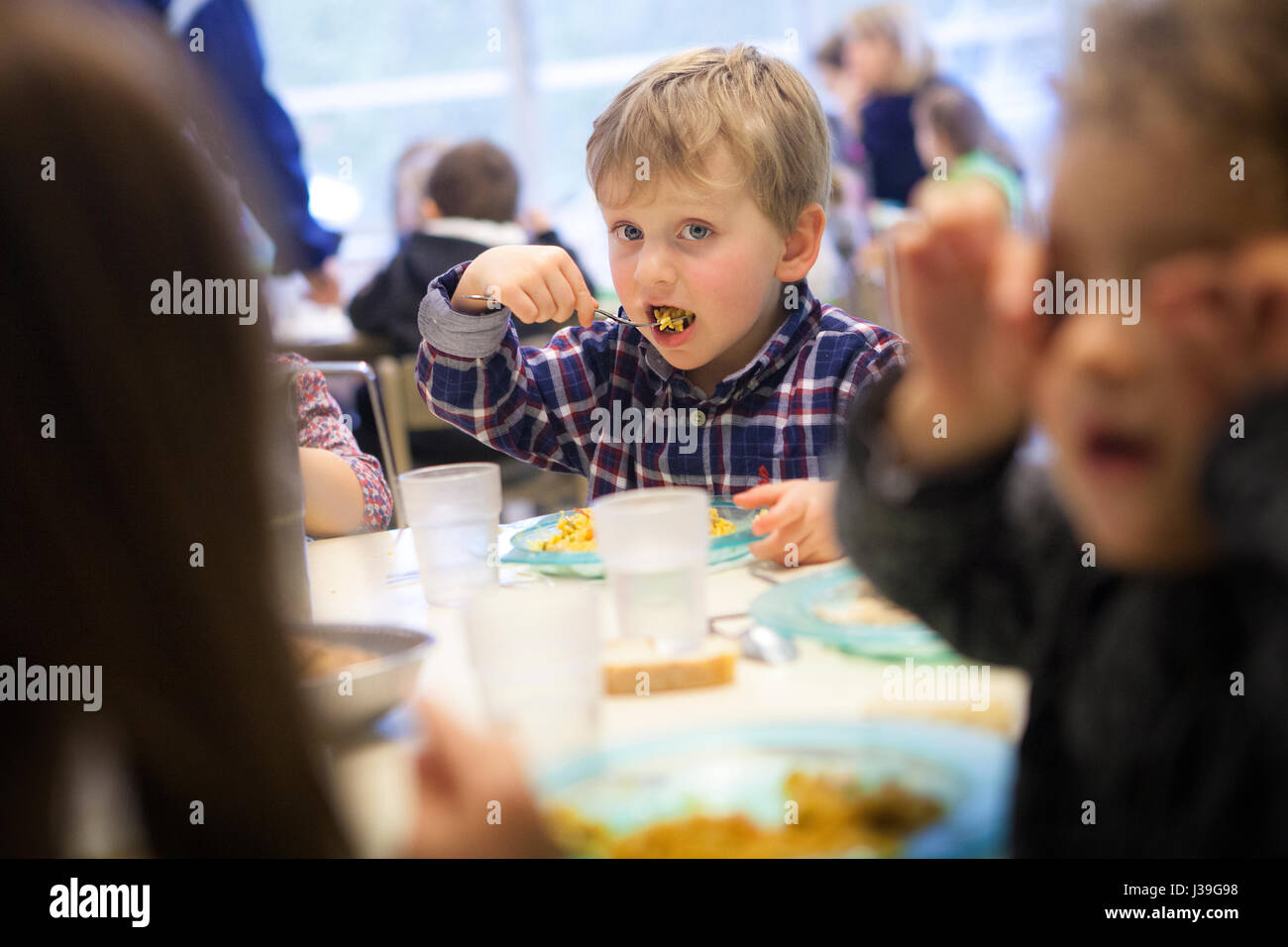 Bambino con diabete Foto Stock