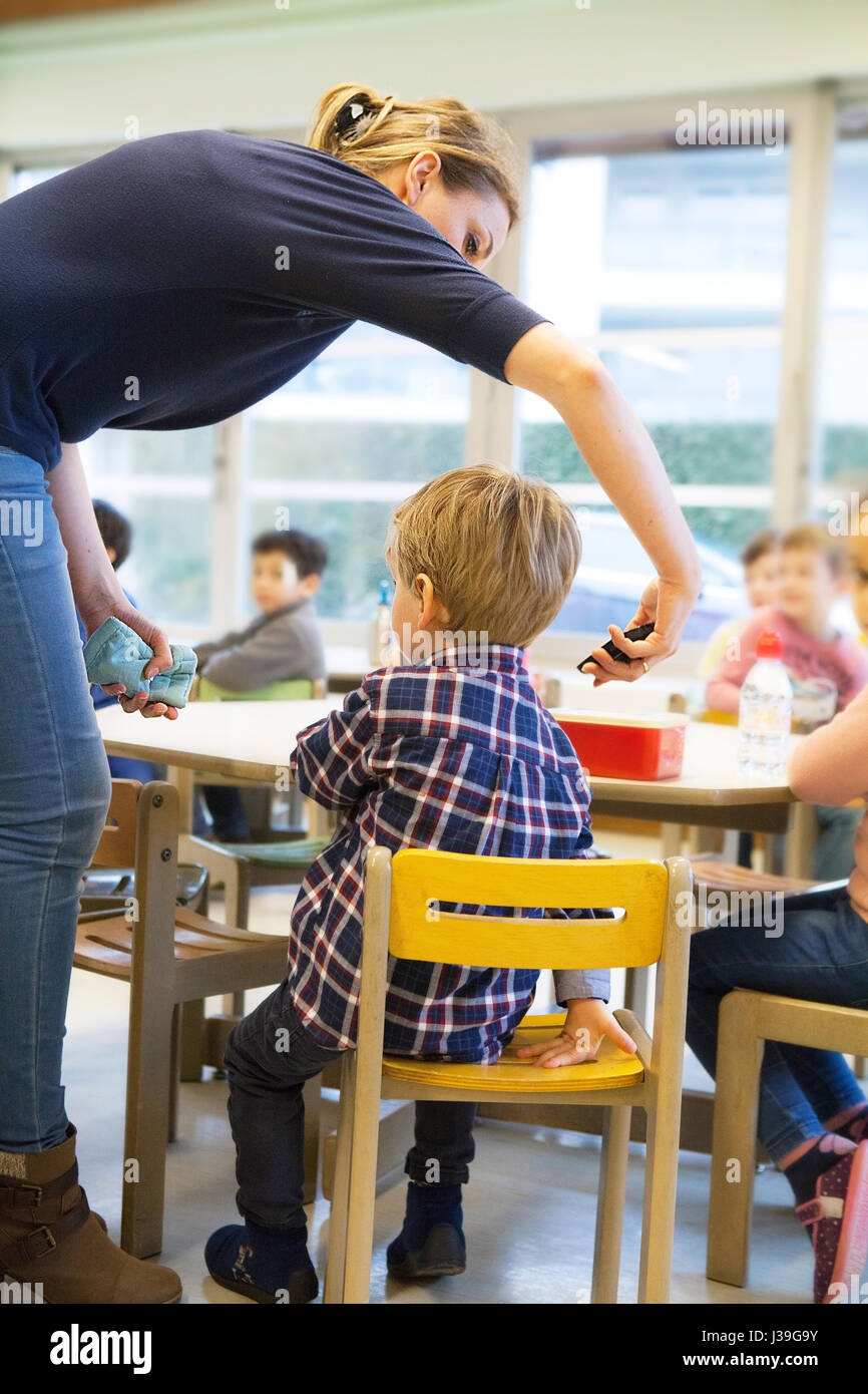 Bambino con diabete Foto Stock