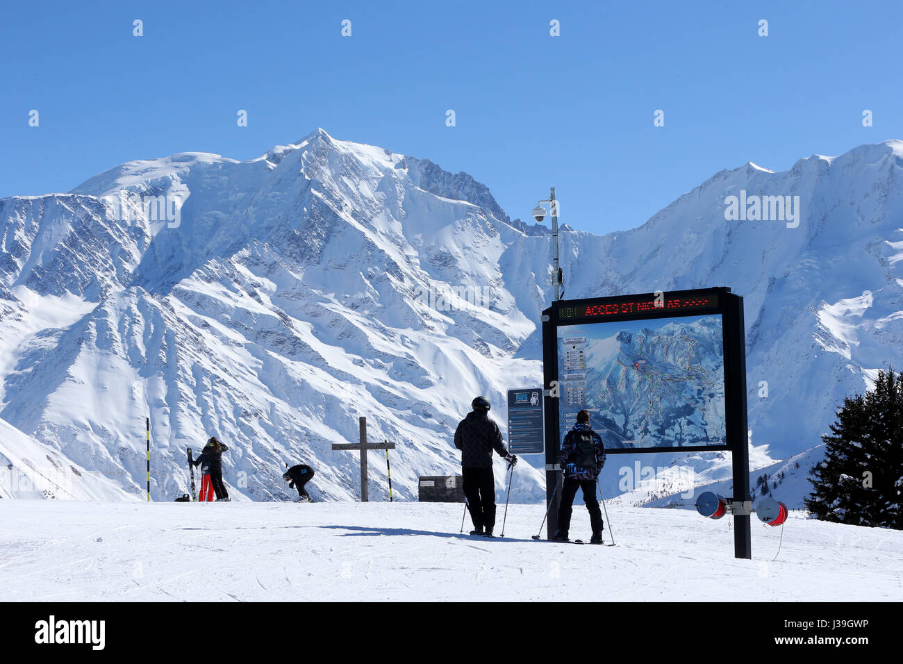 Le alpi francesi. mont-Blanc massiccio. Mappa delle piste da sci. Foto Stock