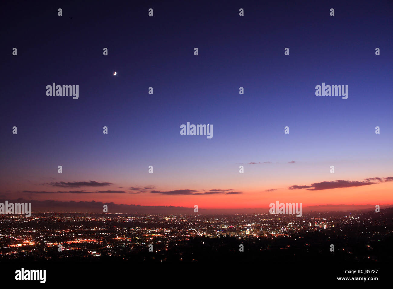 Panoramica di West Los Angeles durante ore di crepuscolo Foto Stock