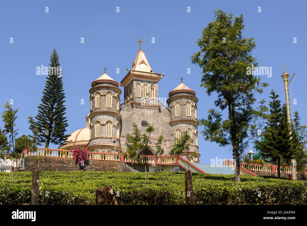 Velankanni Matha Santuario del pellegrino, adagiato tra le piantagioni di tè di Pattumala, Idukki district, Kerala, India, Asia del Sud. Foto Stock
