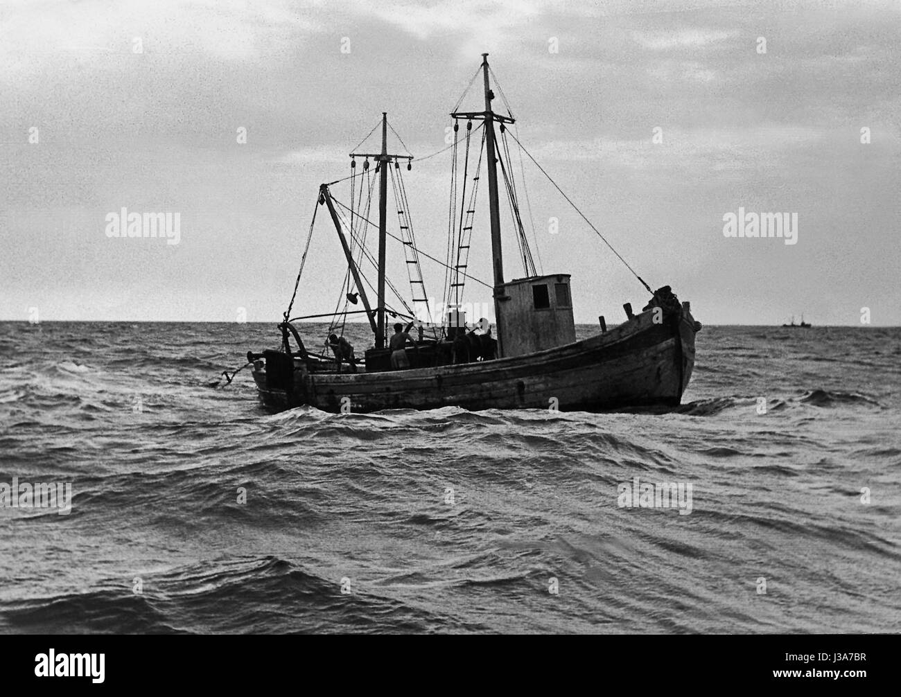 Barca da pesca nel Mare Adriatico Foto Stock