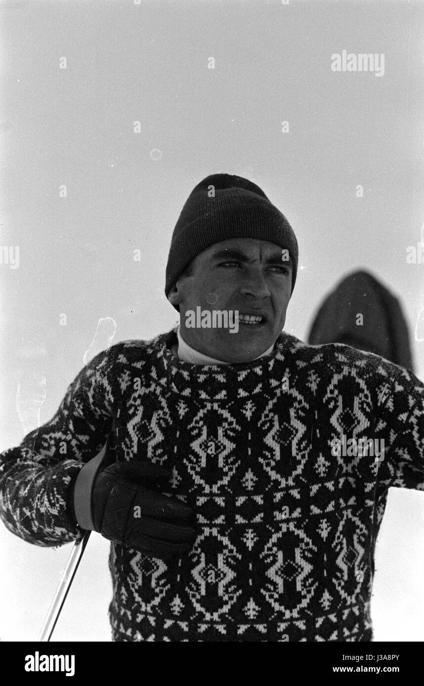 Sciatore Karl Schranz durante un corso di formazione, 1962 Foto Stock