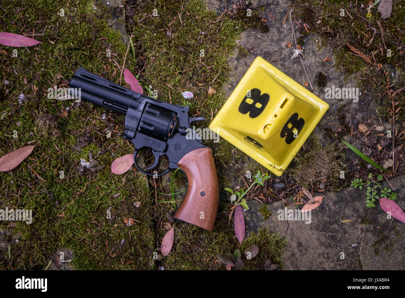 Pistola manuale a una scena del crimine Foto Stock