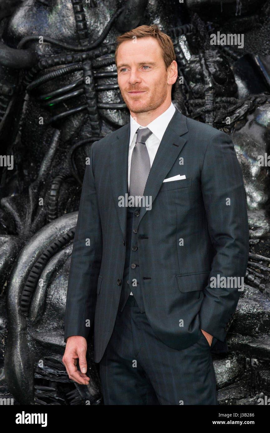 Londra, Regno Unito. Il 4 maggio 2017. Michael Fassbender assiste la Premiere mondiale di Ridley Scott film 'Alien: alleanza' in Leicester Square. Foto: immagini vibranti/Alamy Live News Foto Stock