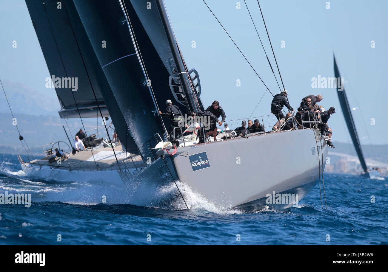 Palma de Mallorca, Spagna. 4 Maggio 2017.Classe Wally vela natanti competere durante la prima tappa della regata Palmavela in spagnolo isola delle Baleari di Maiorca. Credito: ZIXIA/Alamy Live News Foto Stock