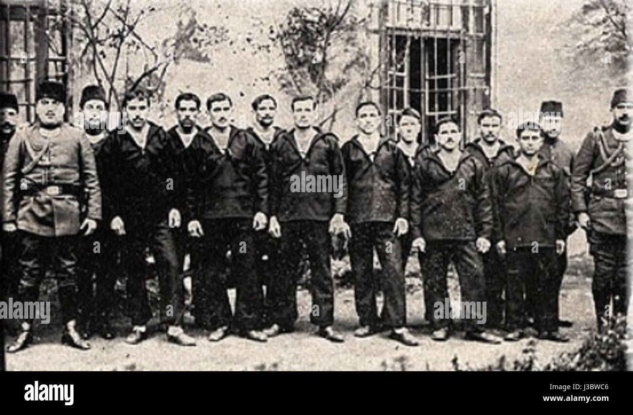 Equipage du sous marin le Saphir en captivite en Turquie 1915 Foto Stock