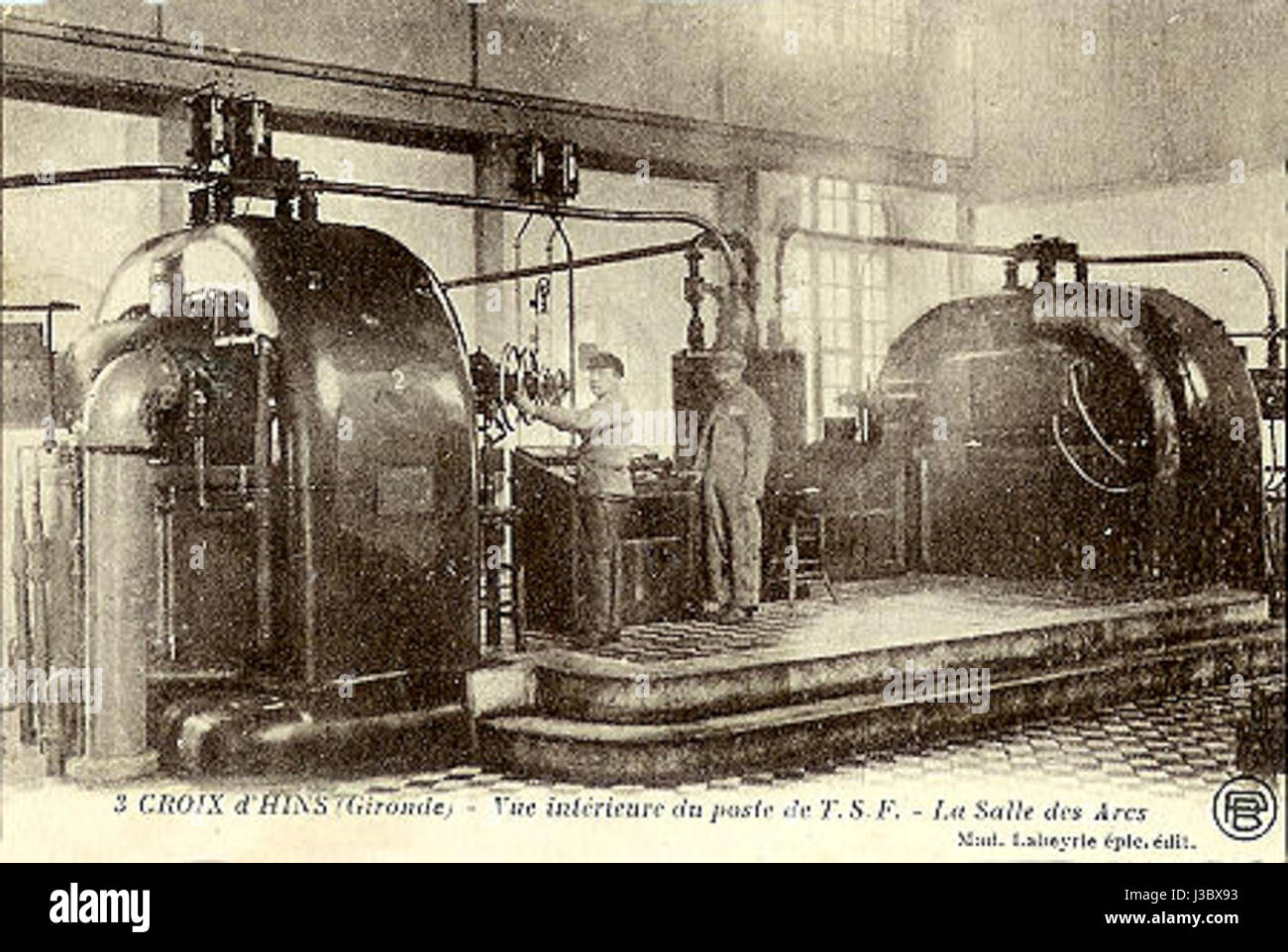 Emmetteur è un termine francese che significa "emittente", in genere si riferisce all'entità responsabile dell'emissione di titoli, obbligazioni o strumenti finanziari. Può essere applicato a governi, società o istituzioni finanziarie che rilasciano prodotti di investimento sul mercato. Foto Stock