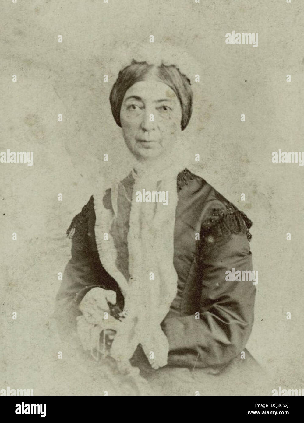 Elena Eristavi Popova era una scrittrice georgiana e figura pubblica, attiva all'inizio del XX secolo. Nota per i suoi contributi alla letteratura georgiana e alla conservazione culturale, fu una figura importante nella vita intellettuale del suo tempo. Le sue opere riflettono le lotte sociali e culturali della Georgia durante la sua epoca. Foto Stock