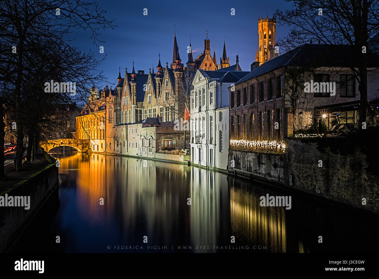 Bruges. Immagine di Bruges, Belgio durante il blu crepuscolo ora. Foto Stock