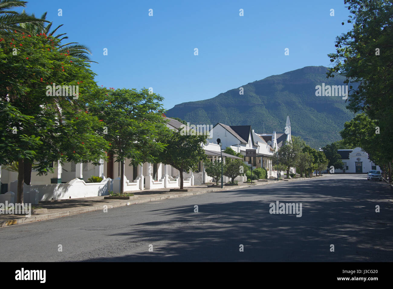 Parsonage Street con Old Cape Dutch edifici Graaff Reinet Eastern Cape Sud Africa Foto Stock
