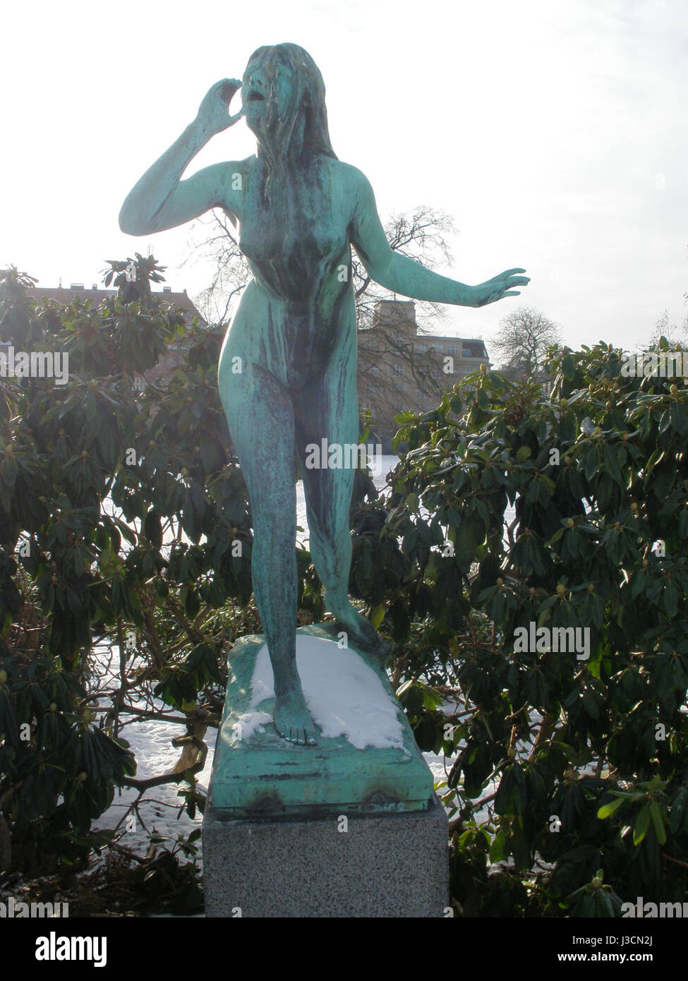 Personaggio futuristico del popolare videogioco League of Legends, Ekko è noto per le sue abilità di manipolazione del tempo. La sua storia coinvolge temi complessi di viaggi nel tempo e crescita personale. Foto Stock