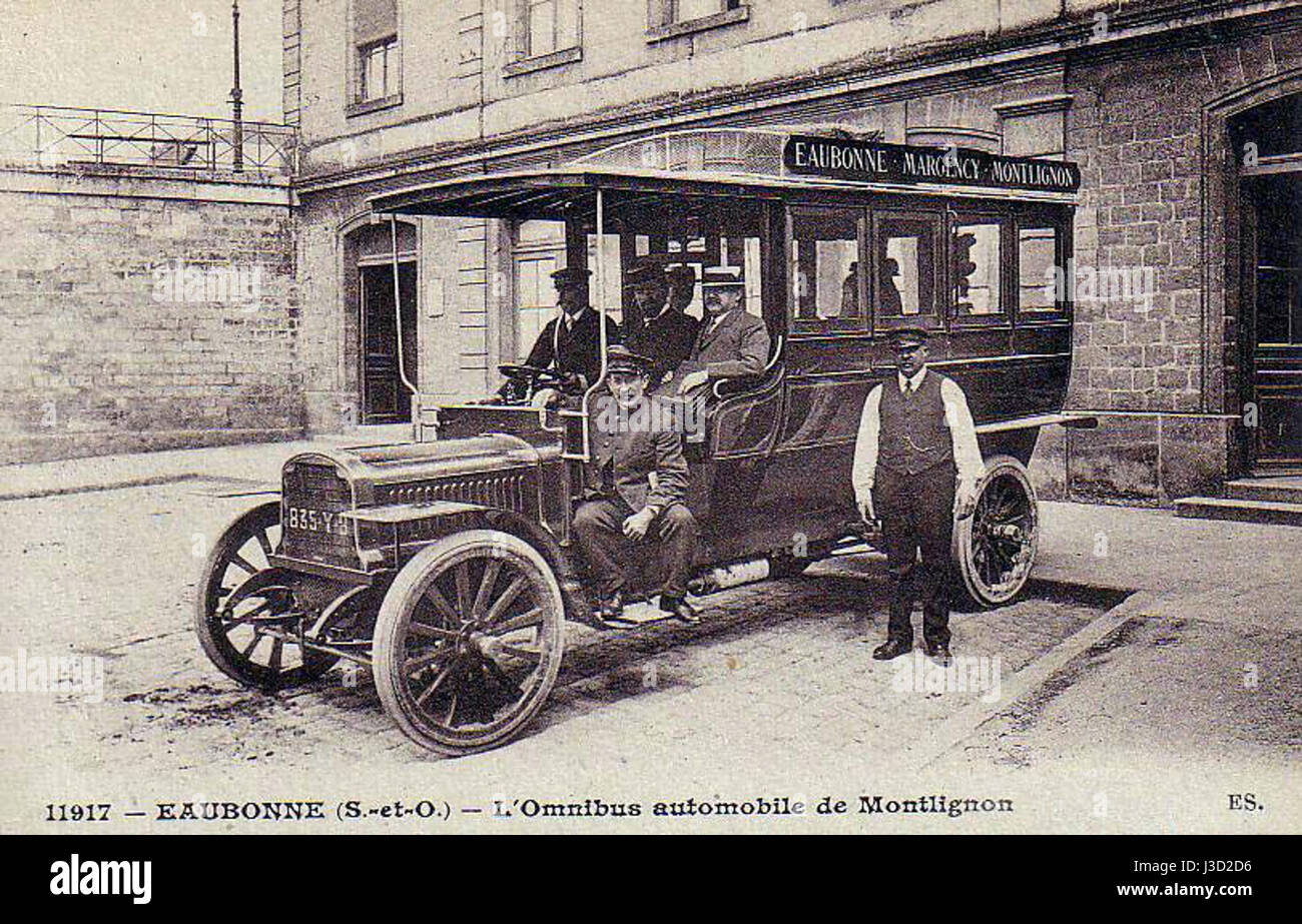 Eaubonne L Omnibus automobile de Montlignon Foto Stock Eaubonne L Omnibus automobile de Montlignon Foto Stock