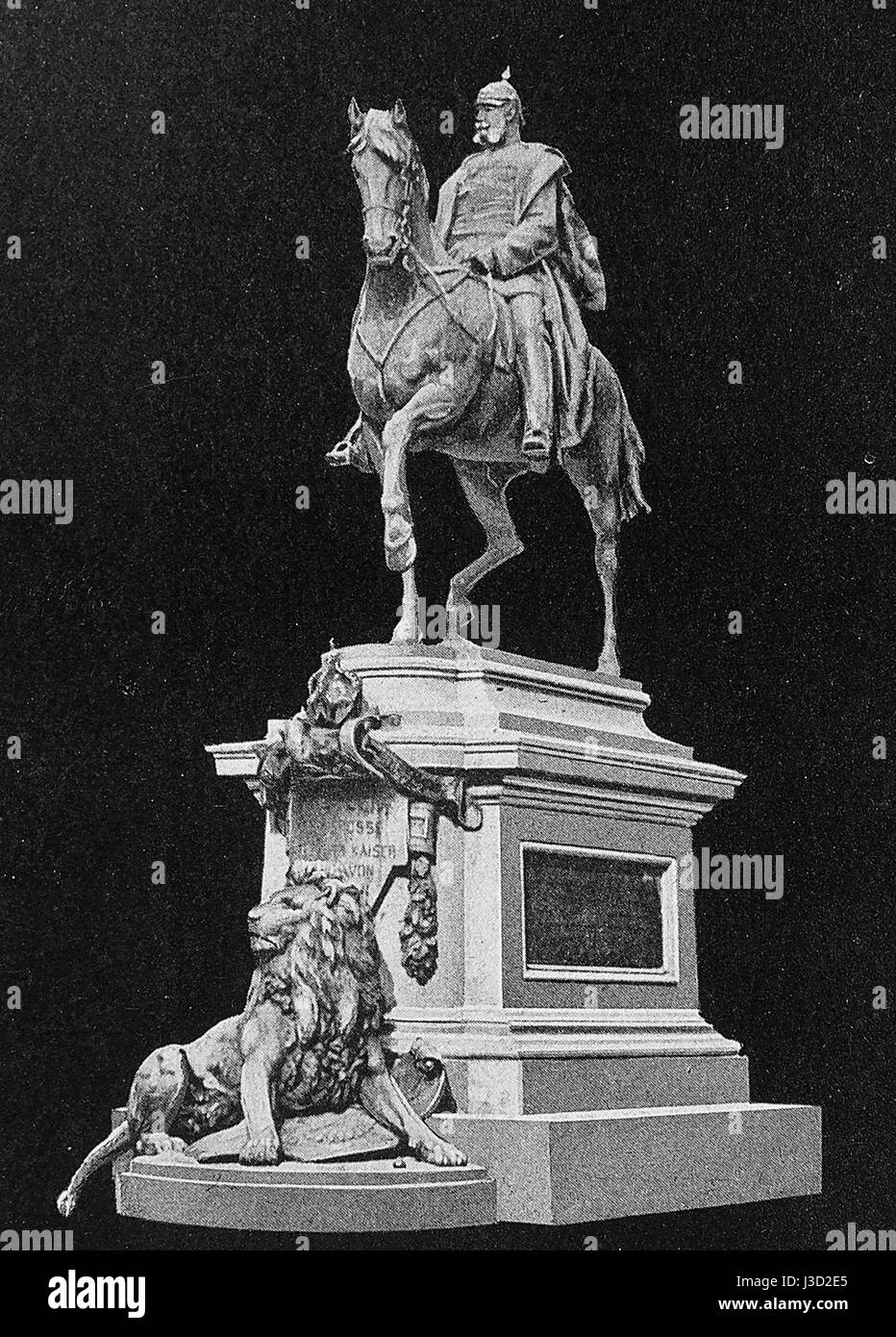 Il Memoriale del Kaiser Guglielmo i di Essen, completato nel 1898, onora l'imperatore tedesco. Riflette il significato storico di Guglielmo i nella storia tedesca. Foto Stock