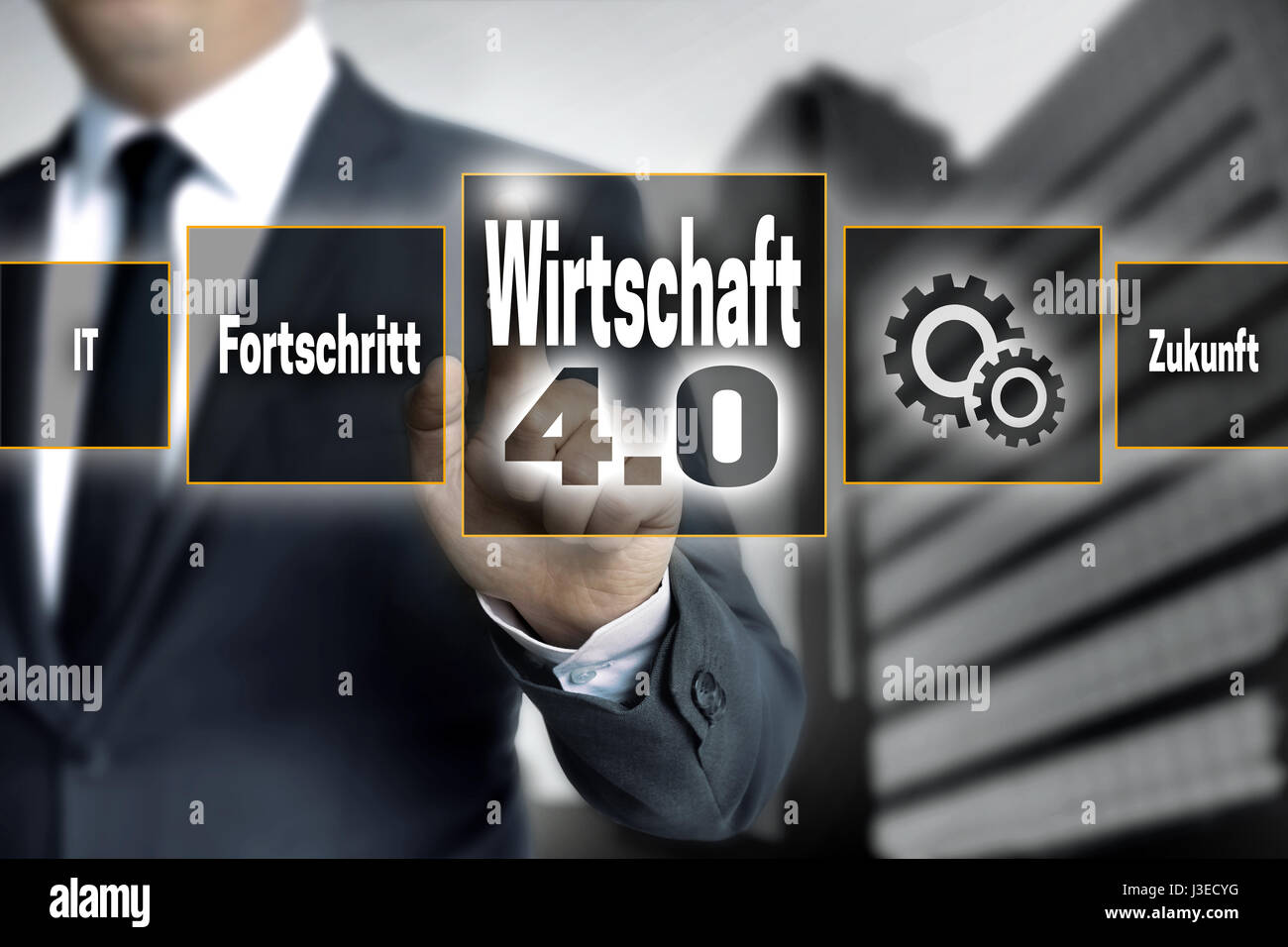 Wirtschaft 4.0 (nell economia tedesca) touchscreen è azionato da un imprenditore. Foto Stock