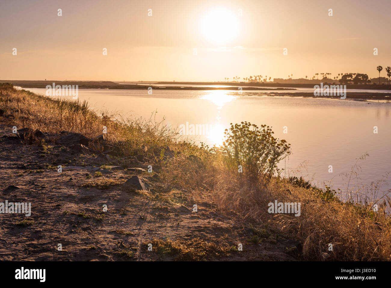 Il tramonto su San Diego fiume. San Diego, California, Stati Uniti d'America. Foto Stock