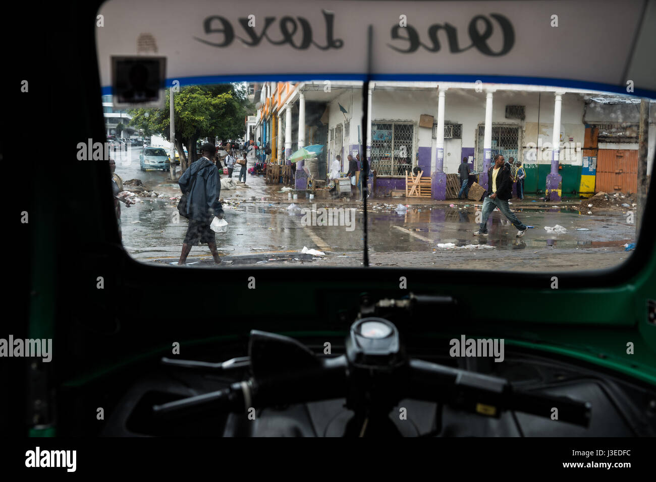 Un tuk-tuk nella capitale mozambicana Maputo Foto Stock