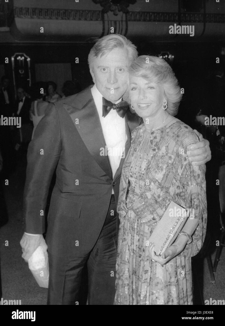 Kirk Douglas con sua moglie Anne Buydens Foto Stock