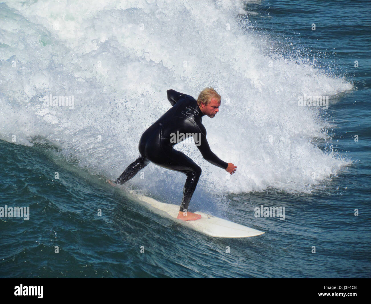 Surfer in azione a Monza, California Foto Stock