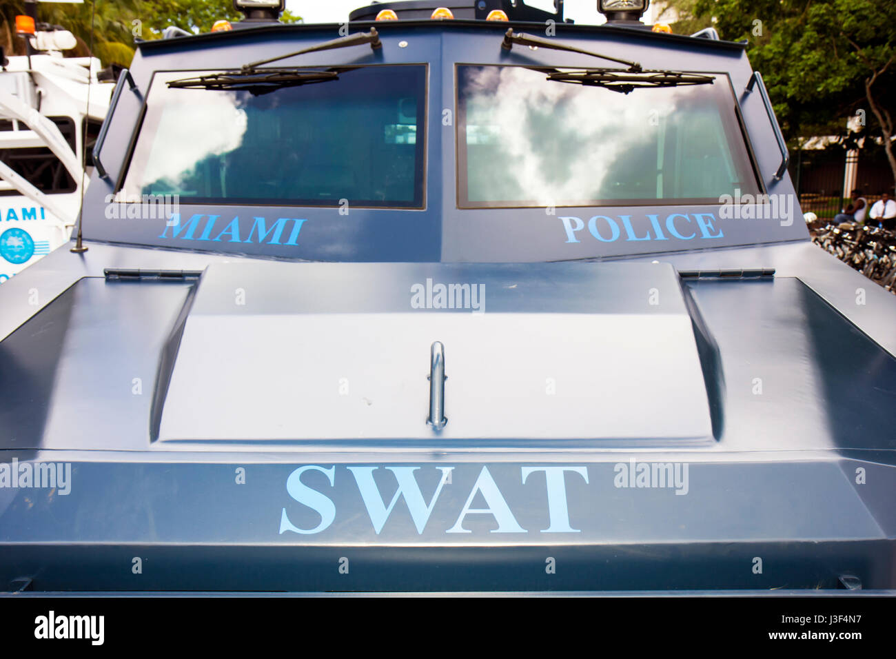 Miami Florida,Miami Police Department,Police Recruitment Open house,houses,specialized equipment display sale SWAT,vehicle,Protect,public safety,armor Foto Stock