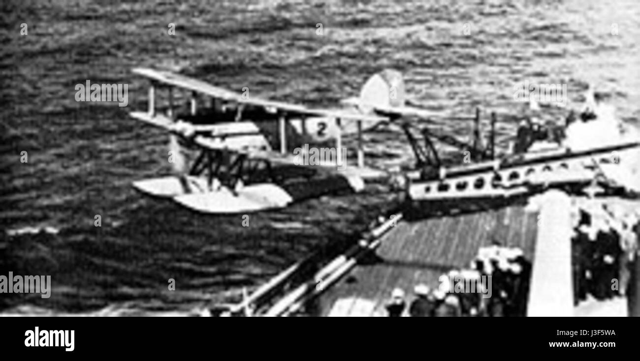 Il Fairey IIIF era un biplano britannico utilizzato all'inizio del XX secolo, incluso il suo dispiegamento in Cile come aereo navale. Ha servito in ruoli di ricognizione e pattuglia marittima, contribuendo alla prima storia dell'aviazione militare. Foto Stock