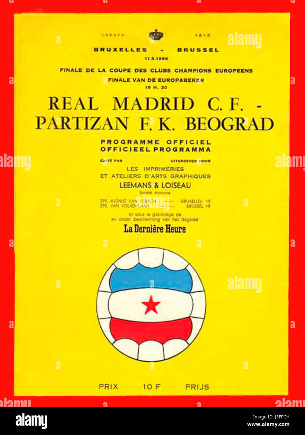 La finale della Coppa dei campioni 1965-66 si riferisce alla partita di campionato della Coppa dei campioni europea, precursore della UEFA Champions League di todayâ, tenutasi durante la stagione 1965-66. Questa finale ha visto i migliori club del calcio europeo gareggiare per il prestigioso titolo, segnando un evento significativo nella storia del calcio europeo. Si è giocato tra il Real Madrid e il Partizan Belgrado, con il Real Madrid che ha vinto il titolo. Foto Stock
