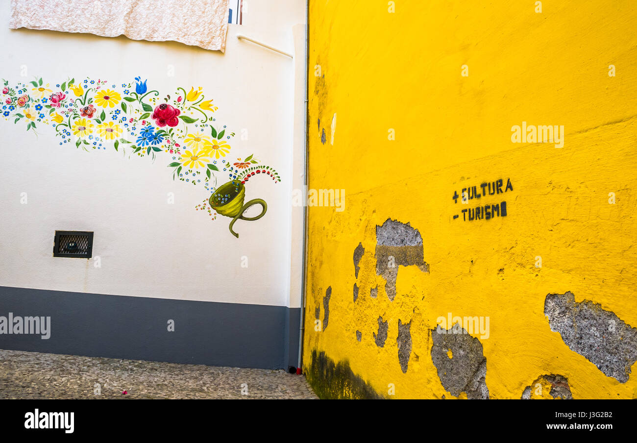 Graffiti promuovere cultura non turismo Foto Stock