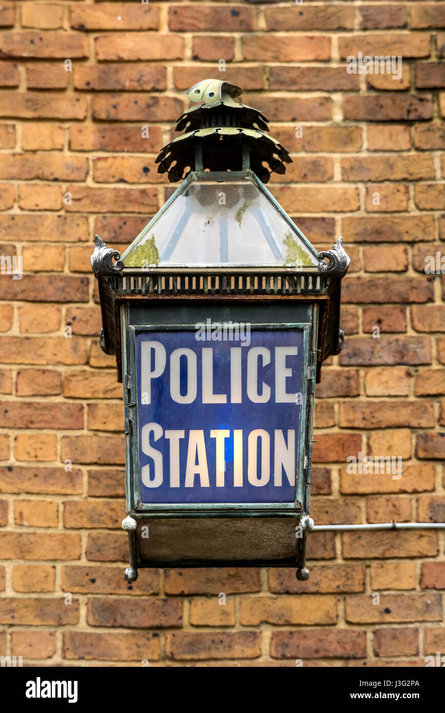 Vecchia Stazione di polizia lampada in Ham Road Shoreham Foto Stock