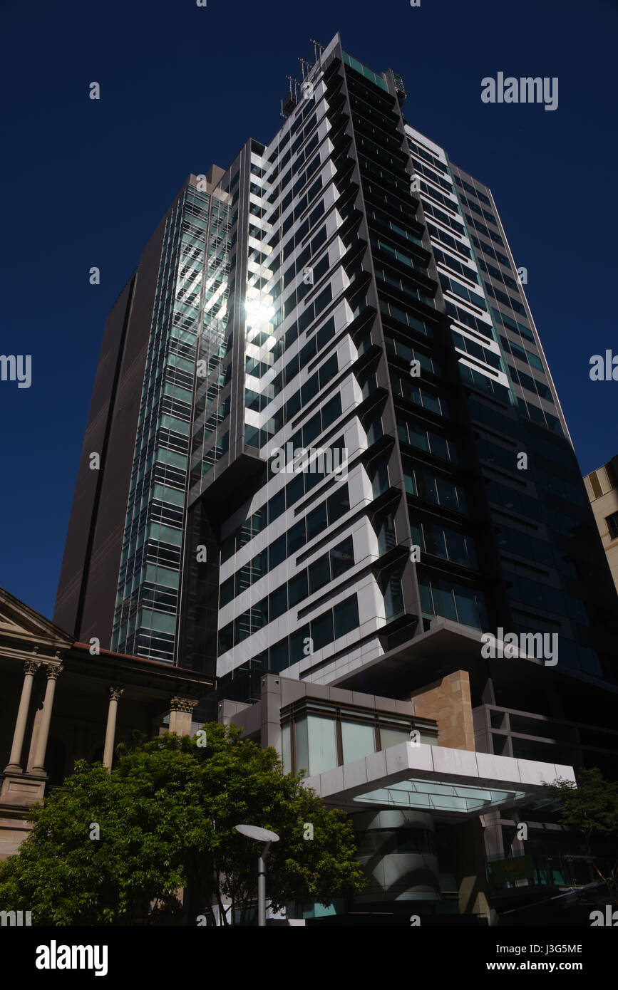 Brisbane, Australia: Edificio per uffici e appartamenti adiacenti al GPO in Queen Street. Foto Stock