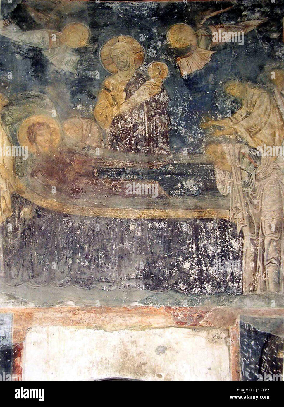 Gli affreschi della chiesa di Santa Sofia a Ocrida sono famosi per la loro vivida rappresentazione di temi cristiani. Risalenti all'XI secolo, questi affreschi riflettono la tradizione artistica bizantina e sono considerati una parte fondamentale del patrimonio culturale macedone. Foto Stock