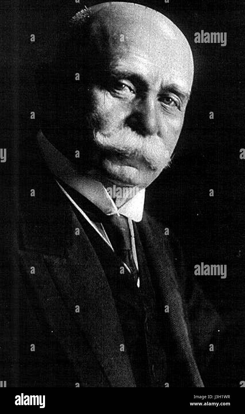 Ritratto di Ferdinand von Zeppelin, generale tedesco e pioniere dell'aviazione, noto per lo sviluppo del dirigibile rigido Zeppelin. Foto Stock