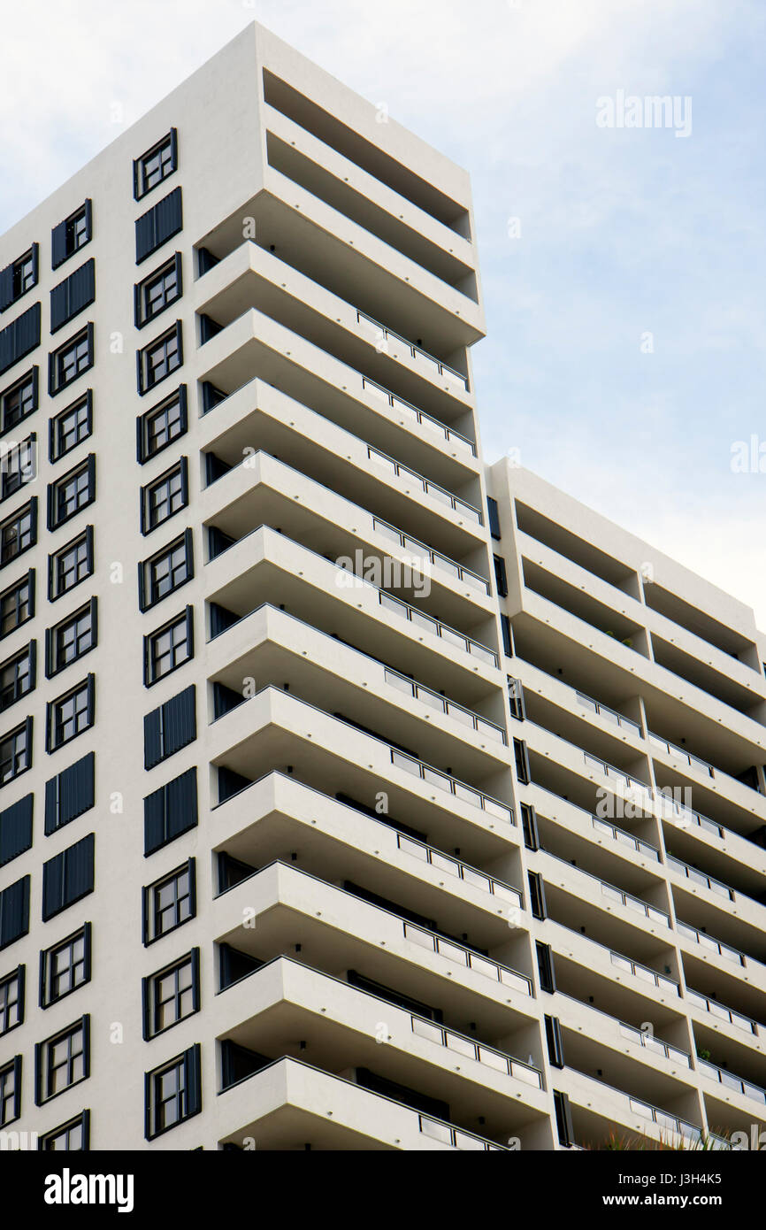 Miami Beach Florida, Collins Avenue, grattacieli alti grattacieli edificio edifici, multi famiglia abitazione, balconi, condominio Foto Stock