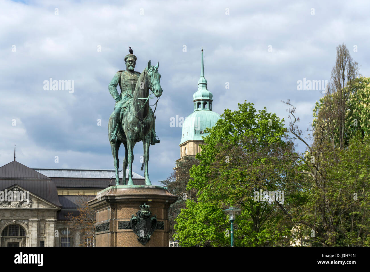 Großherzog Reiterstatue Ludwig IV. von Hessen und das Hessische Landesmuseum di Darmstadt, Assia, Deutschland | statua equestre del Granduca Lu Foto Stock
