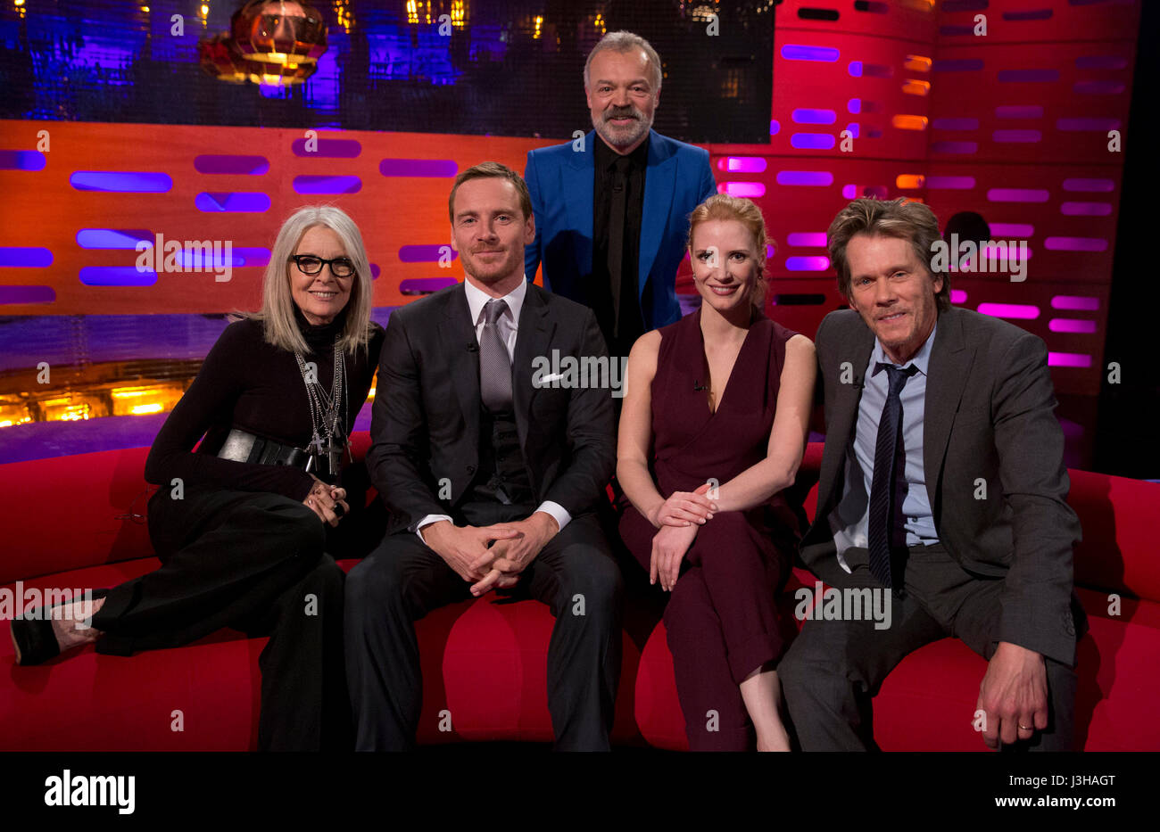 (Da sinistra a destra) Diane Keaton, Michael Fassbender, Graham Norton, Jessica Chastain e Kevin Bacon durante le riprese del Graham Norton Show at The London Studios, che sarà in onda su BBC One il venerdì. Foto Stock