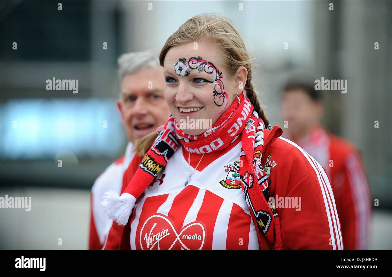 Una ventola di Southampton fa suo WA MANCHESTER UNITED V SOUTHAMPTO Wembley Stadium Londra Inghilterra 26 Febbraio 2017 Foto Stock