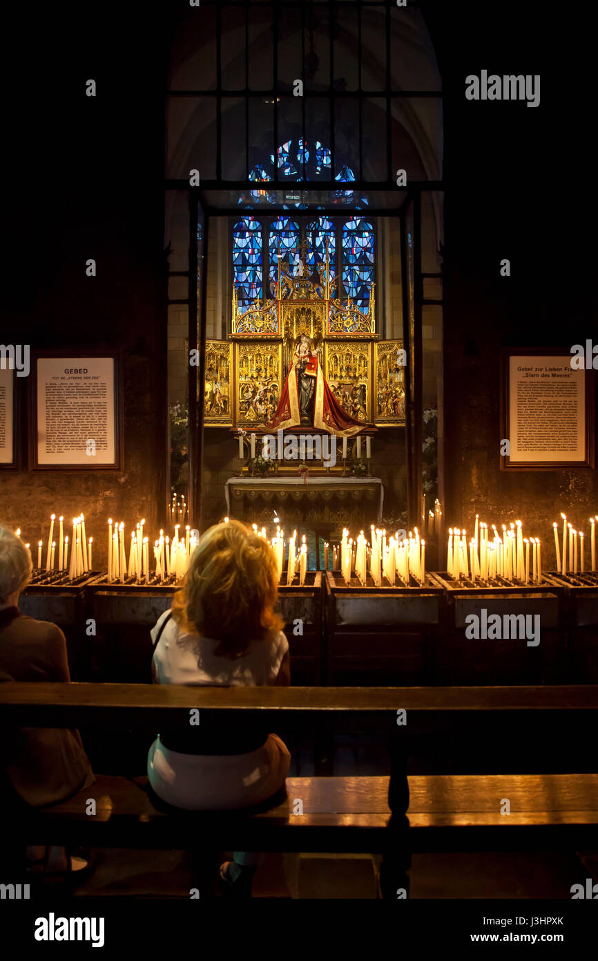 NLD, Paesi Bassi, Maastricht, statua della Vergine Maria nella Basilica di Nostra Signora Stella del mare. Foto Stock