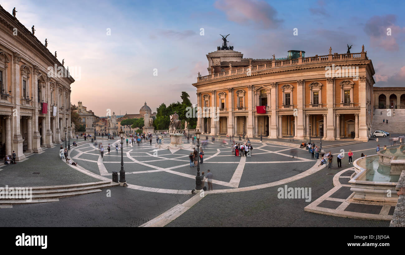 Panorama del Campidoglio e Piazza del Campidoglio di sera, Roma, Italia Foto Stock