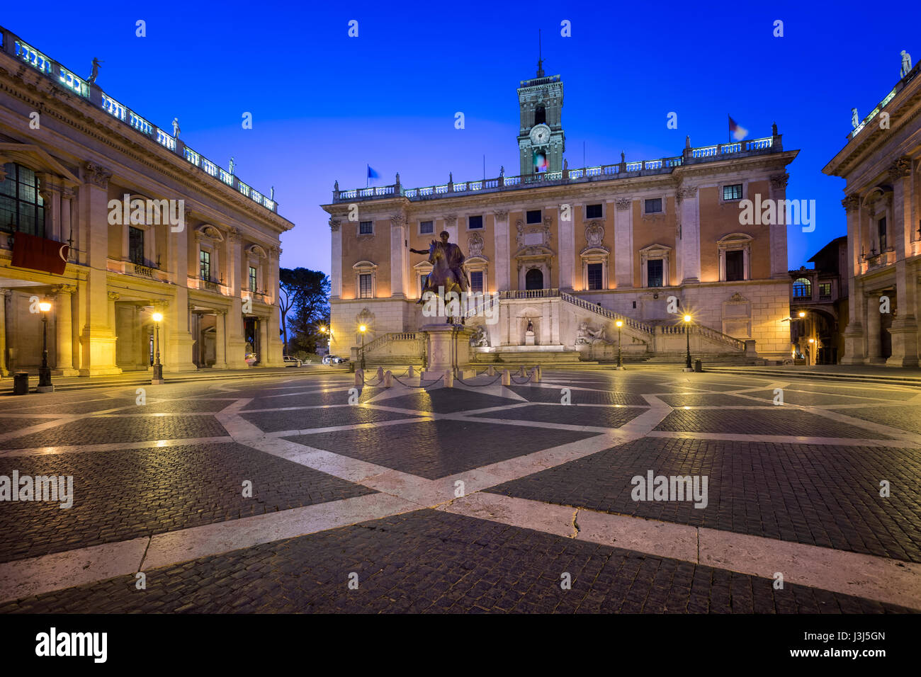 Piazza del Campidoglio e l'imperatore Marco Aurelio statua al mattino, Roma, Italia Foto Stock