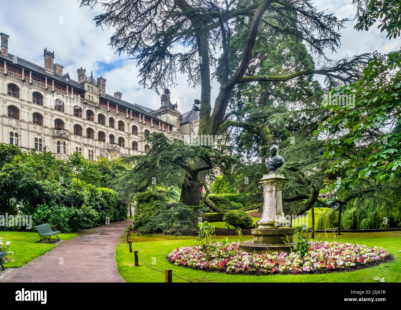 Francia, Center-Val de Loire, Blois, le logge del Chateau de Blois si affacciano sul Jardin Agostino Thierry Foto Stock