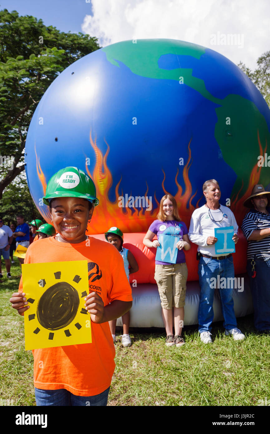 Miami Florida,Coconut Grove,Peacock Park,Clean Energy Rally,Global Warming Climate change Crisis,ambiente,ecologia,evento della comunità,movimento verde,in Foto Stock