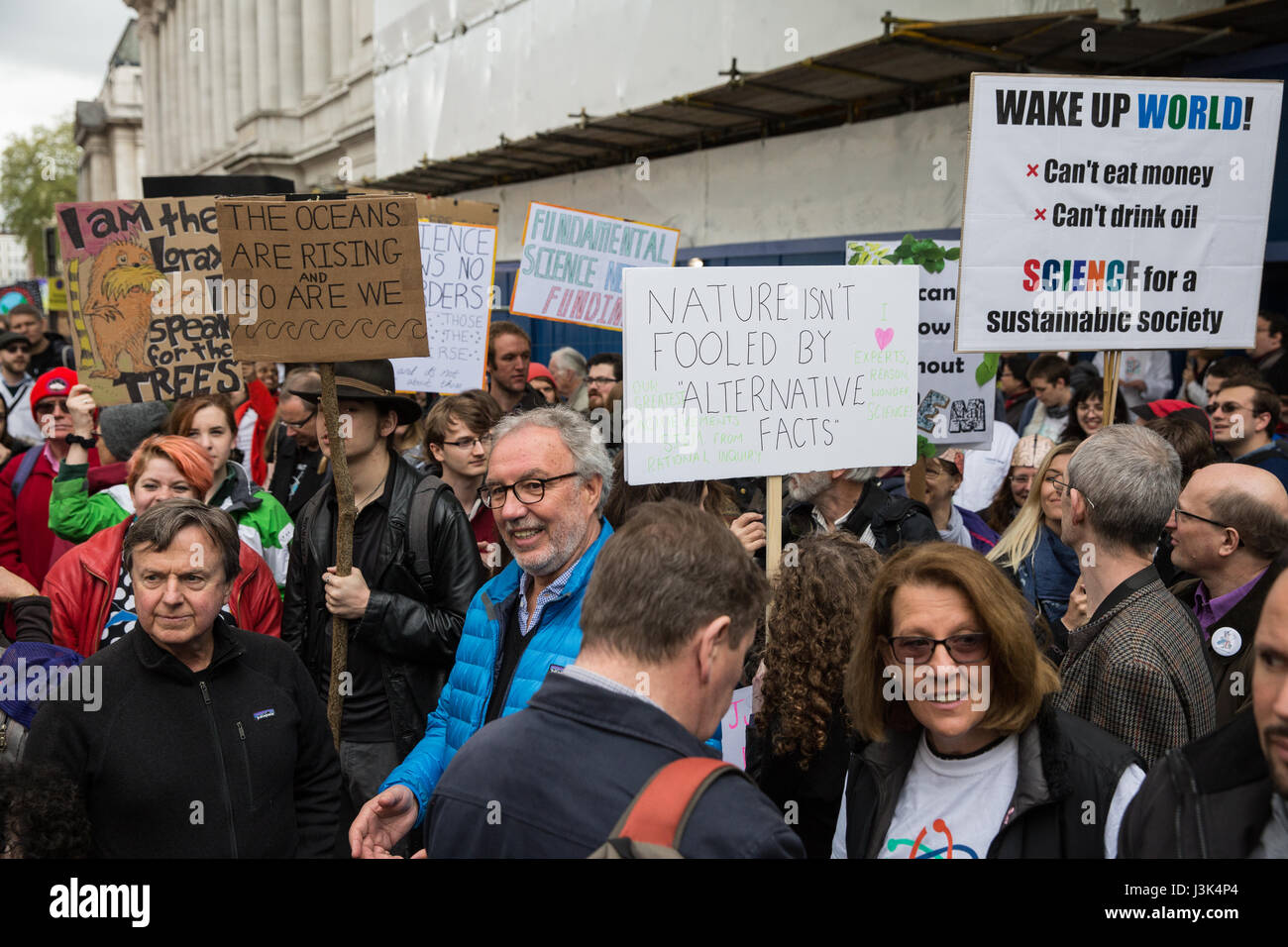 Londra, Regno Unito. Il 22 aprile, 2017. Gli scienziati a prepararsi per il mese di marzo per la scienza in Kensington sulla Giornata della Terra. Foto Stock