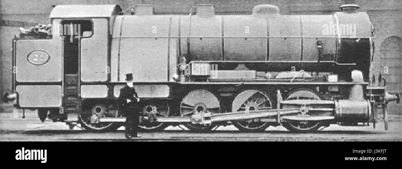 La GER Decapod, una classe di locomotive a vapore, e James Holden, l'ingegnere di spicco dietro il suo progetto, giocarono un ruolo chiave nello sviluppo dei sistemi ferroviari all'inizio del XX secolo in Gran Bretagna. Le locomotive Decapod erano note per la loro potenza ed efficienza. Foto Stock