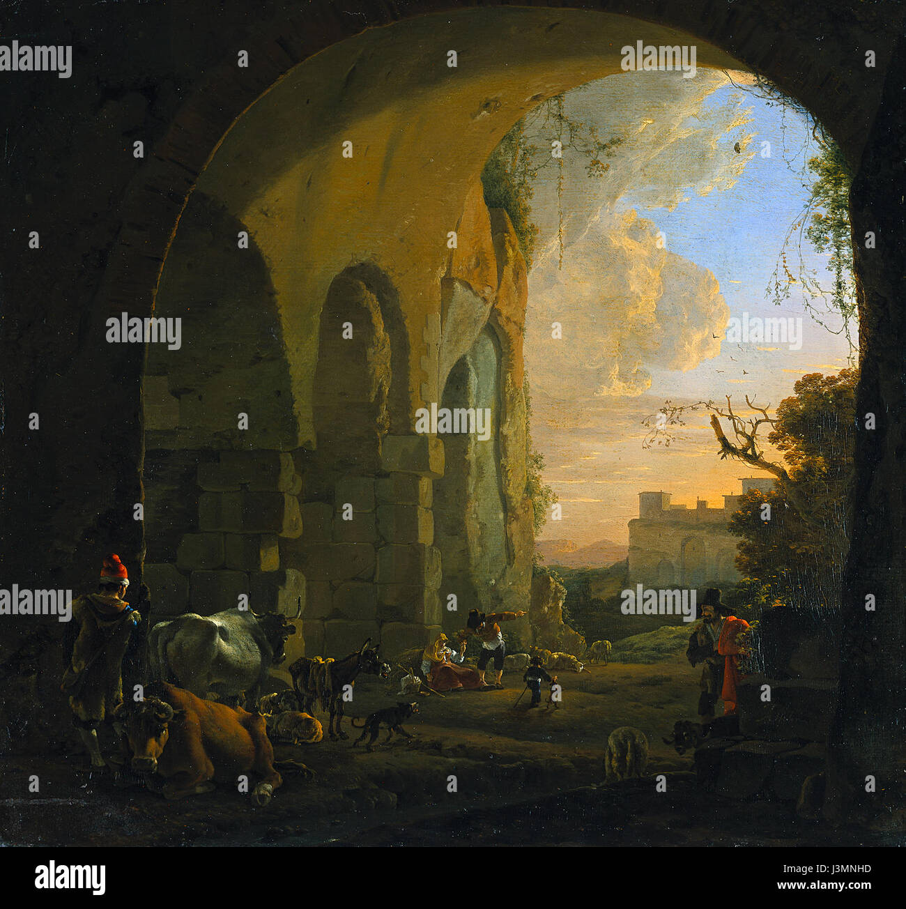 L'opera d'arte intitolata "Herders met Vee onder een gewelf van het Colosseum te Rome" (pastori con bestiame sotto la volta del Colosseo a Roma) raffigura una scena pastorale nell'iconico Colosseo. Il dipinto, tenuto al Rijksmuseum, cattura il contrasto tra l'architettura antica e la vita rurale, mettendo in evidenza la giustapposizione della storia urbana con i paesaggi rurali. Foto Stock