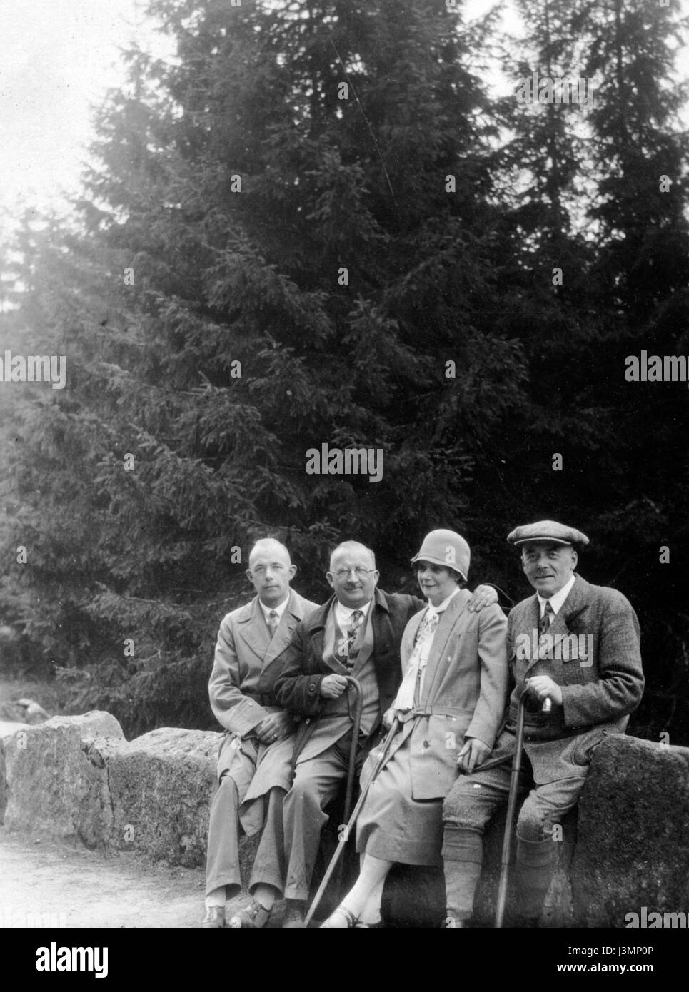 Groupfoto inizio XIX secolo 16 Foto Stock