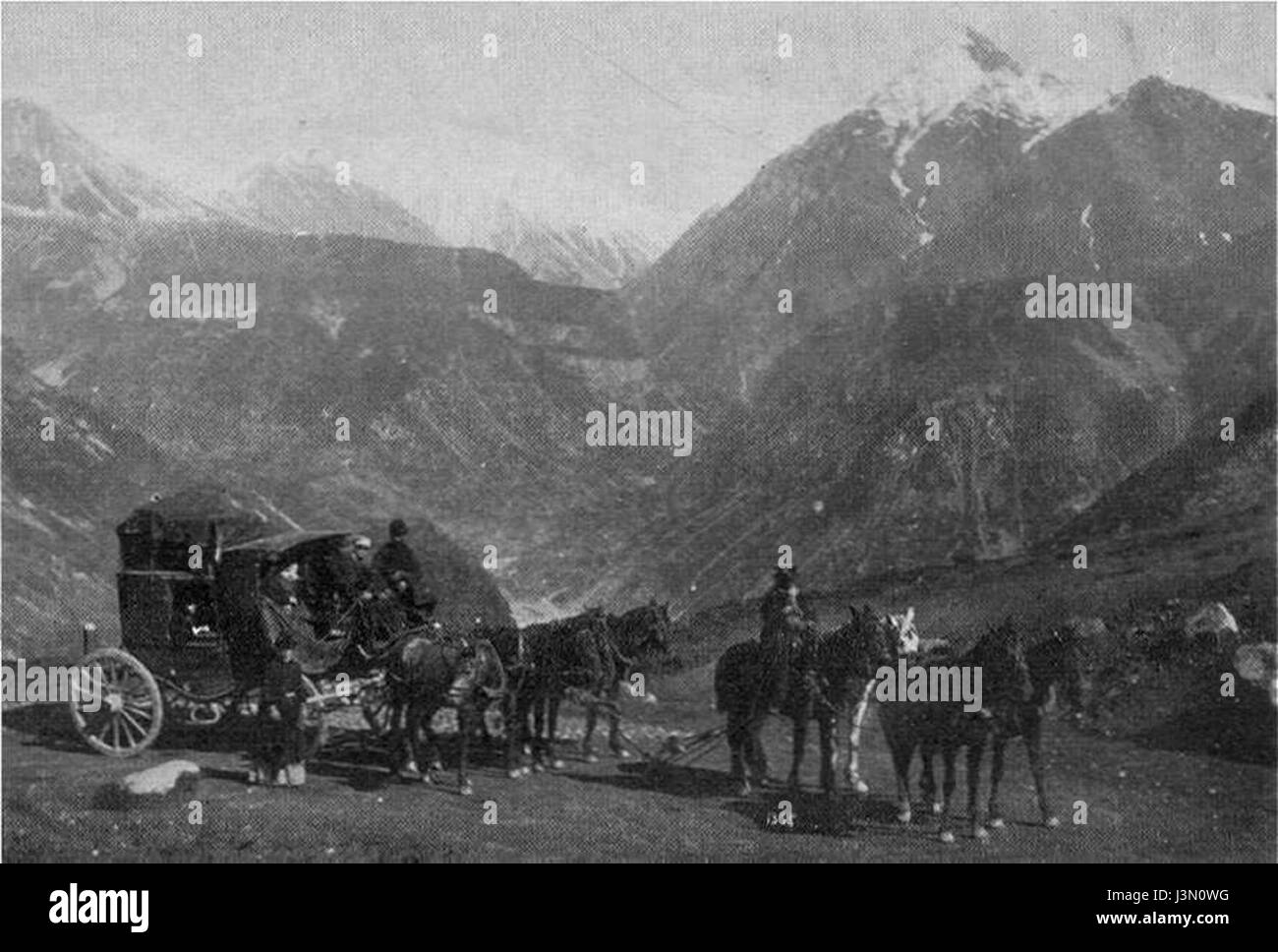 La Grusinische Heerstrasse nel 1911 fu una notevole via militare nella regione del Caucaso, riflettendo la sua importanza strategica in quel periodo. Foto Stock