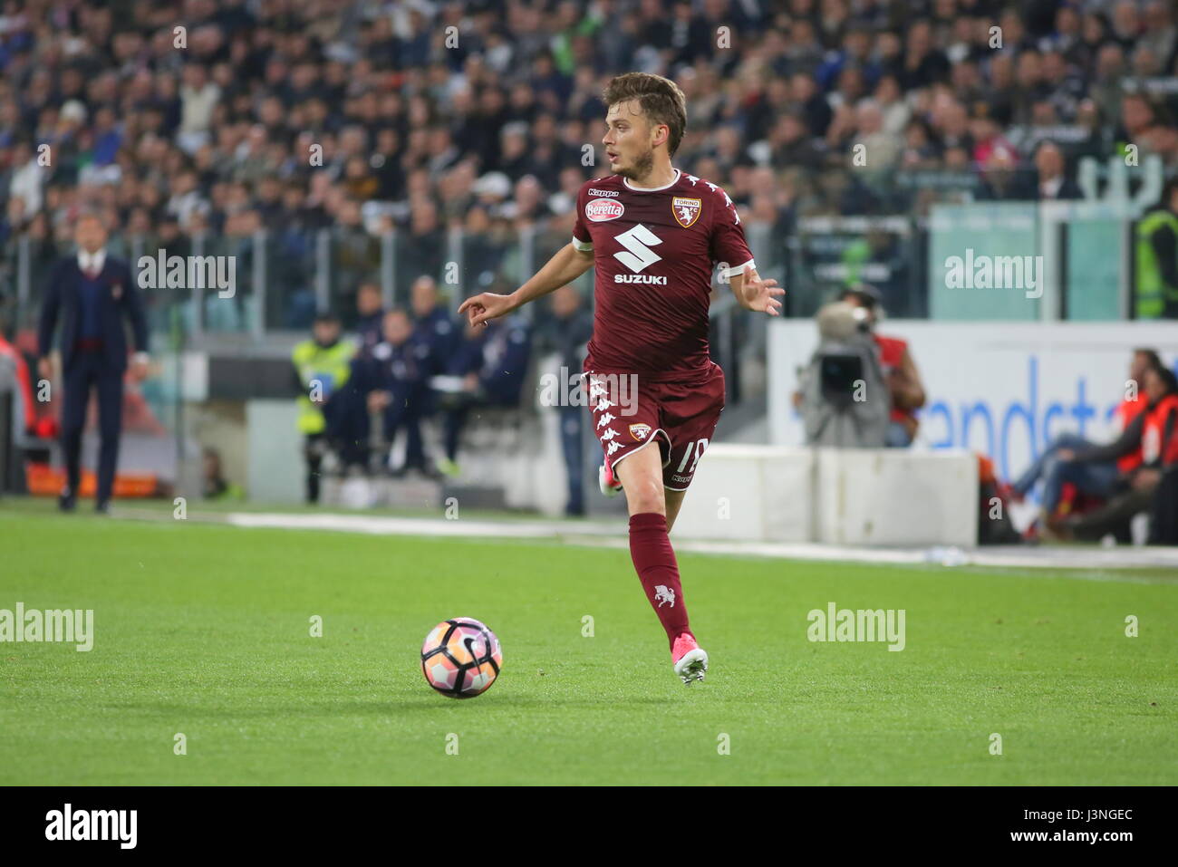 Torino, Italia. Il 6 maggio, 2017. Adem Ljajic (Torino FC) in azione durante la serie di una partita di calcio tra Juventus e Torino FC a Juventus Stadium del 06 maggio 2017 a Torino, Italia. Credito: Massimiliano Ferraro/Alamy Live News Foto Stock