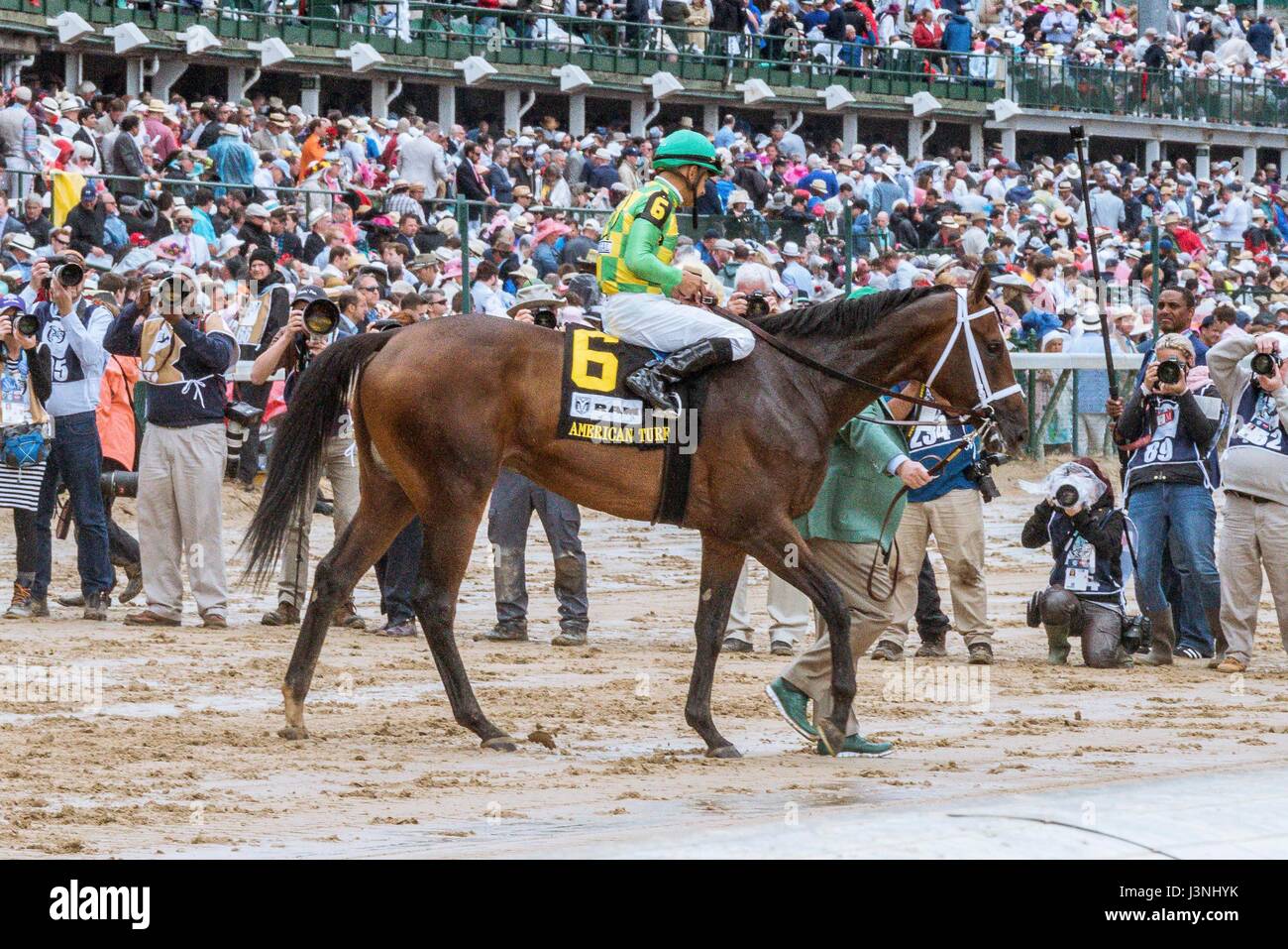 #6 cavalli a Churchill Downs 143 in esecuzione del Derby del Kentucky il 6 maggio 2017 a Louisville, Kentucky (foto di Steven giovenco/ThePhotoAccess.com Foto Stock