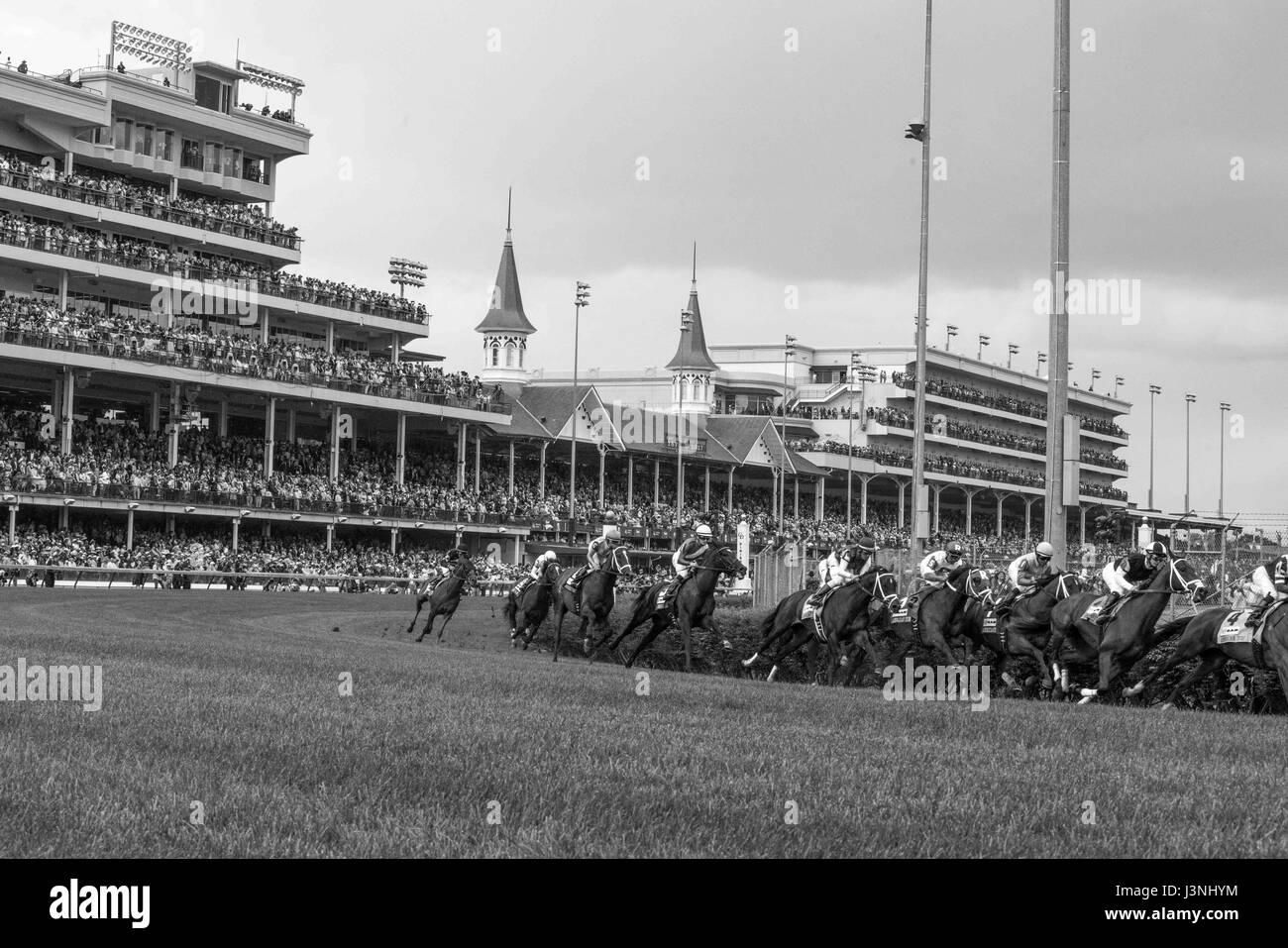 Corsa di cavalli a Churchill Downs 143 in esecuzione del Derby del Kentucky il 6 maggio 2017 a Louisville, Kentucky (foto di Steven giovenco/ThePhotoAccess.com Foto Stock