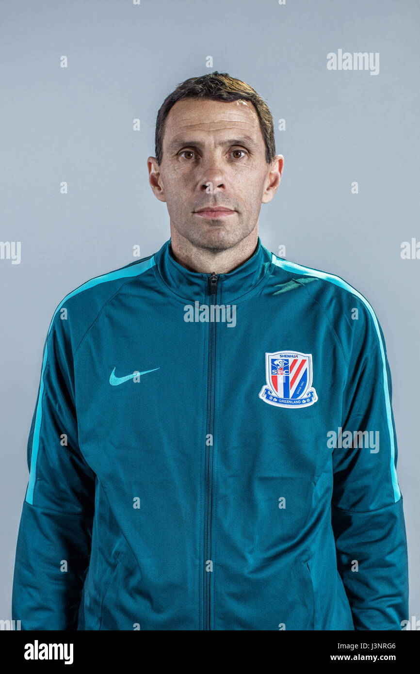 Ritratto di head coach Gus Poyet di Shanghai Groenlandia Shenhua F.C. per il 2017 Chinese Football Association Super League, in Cina a Shanghai, 22 gennaio 2017. Foto Stock